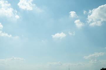 Fototapeta 空にもこもこ白い雲と天気の良い空 obraz