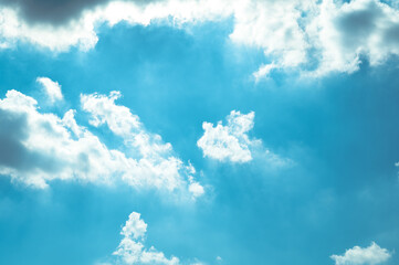 Fototapeta 空にもこもこ白い雲と天気の良い空 obraz