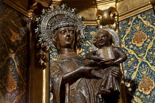 SPAIN Balearic Islands, Mallorca.Santuario de Lluc, Escorca. Imagen de la virgen Maria (la Moreneta)  , piedra de mar&eacute;s policromada (de entre los S. XIII-XIV)