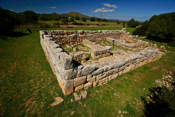 Recinto rectangular.Yacimiento arqueologico de s' Hospitalet Vell. 1000-900 antes de Jesucristo.Mallorca.Islas Baleares. España. © Tolo