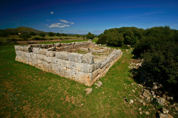 Recinto rectangular.Yacimiento arqueologico de s' Hospitalet Vell. 1000-900 antes de Jesucristo.Mallorca.Islas Baleares. España. © Tolo