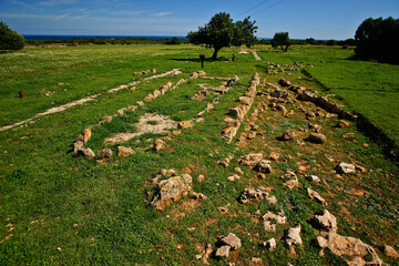 Estructuras navetiformes.Yacimiento arqueologico de s' Hospitalet Vell. 1000-900 antes de Jesucristo.Mallorca.Islas Baleares. España. © Tolo