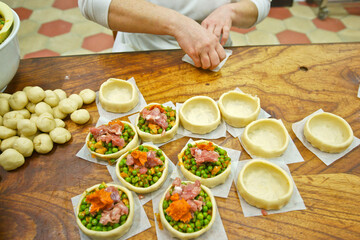 Panades de sobrassada, enpanadas tipicas mallorquinas,Forn de Can Pomar.Campos,Mallorca.Islas Baleares. España.
