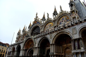 Fototapeta na wymiar Venice basilica 