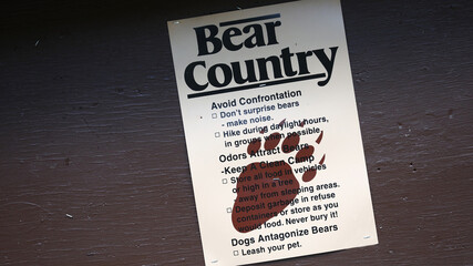 Warning sign for the presence of bears, Alaska