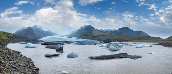Glacier tongue slides from Vatnajökull icecap or Vatna Glacier near subglacial Öræfajökull...
