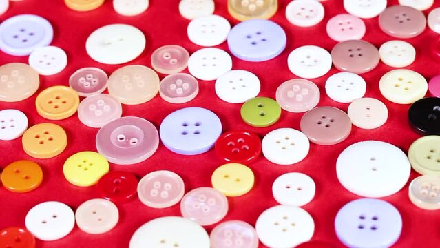 回転する沢山のボタン