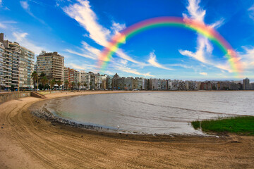 モンテビデオ市内にかかる虹