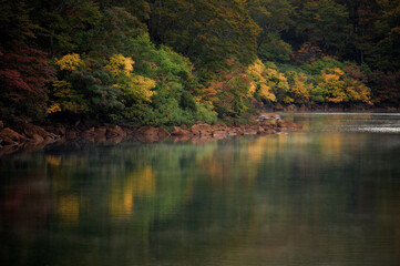 須川湖の新秋