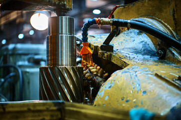 Processing helical gear with old modular hob machine tool