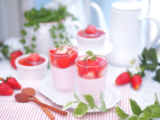 イチゴスイーツ いちごのババロア