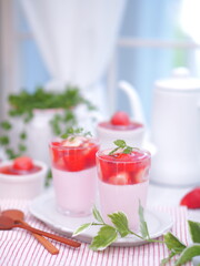 イチゴスイーツ いちごのババロア