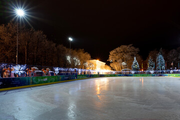 The central skating rink of the city, filling the rink with special equipment.