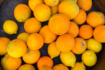 oranges and lemons on the market spain spanish