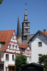 Obraz premium Rathaus und Nikolaikirche in Korbach