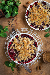 berry crumble pie