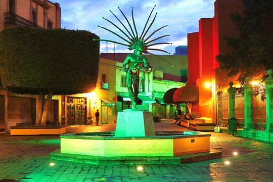 Querétaro, Mosaico multicolor, desde el verde de su serranía al naranja de sus pintorescas y exquisitas construcciones virreinales, Querétaro es sin lugar a dudas un Estado que lo tiene todo. 