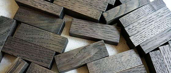 黒い木製の部品積み木玩具おもちゃ拝啓素材無垢材ドミノ階段