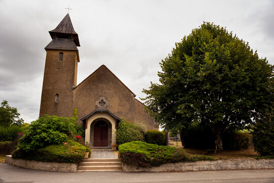 Church called &Eacute;glise paroissiale Saint-Jacques-le-Majeur located in Pomps. Pyr&eacute;n&eacute;es-Atlantiques, in France