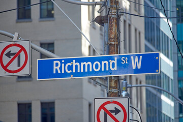 Richmond Street West sign