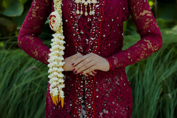 Indonesian bride accessories. Wedding Dress