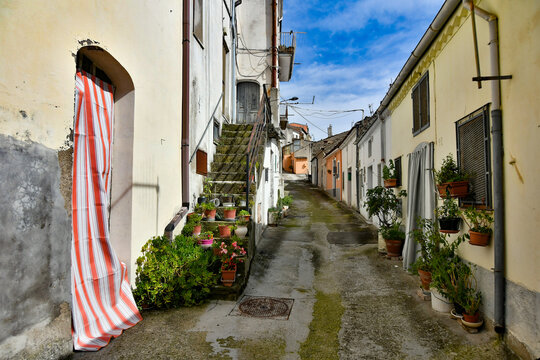 A narrow street in Calitri, a picturesque village in the province of Avellino in Campania, Italy.