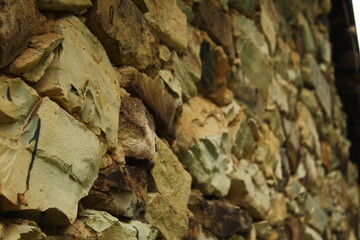 eski bir taş eve ait duvar