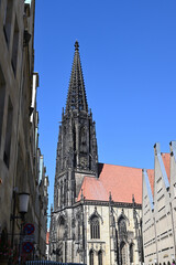 Obraz premium Kirche St Lamberti - römisch-katholische Kirche im Stadtkern von Münster in NRW, Deutschland