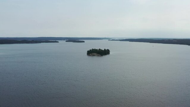 sur les bords du lac M&auml;lar (M&auml;laren) en Su&egrave;de