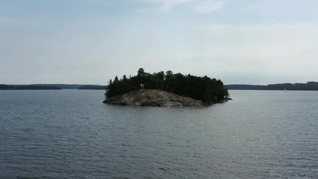 sur les bords du lac M&auml;lar (M&auml;laren) en Su&egrave;de