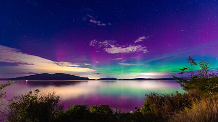 Fototapeta na wymiar Aurora Borealis Display, Fidalgo Island, Washington