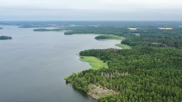 sur les bords du lac M&auml;lar (M&auml;laren) en Su&egrave;de