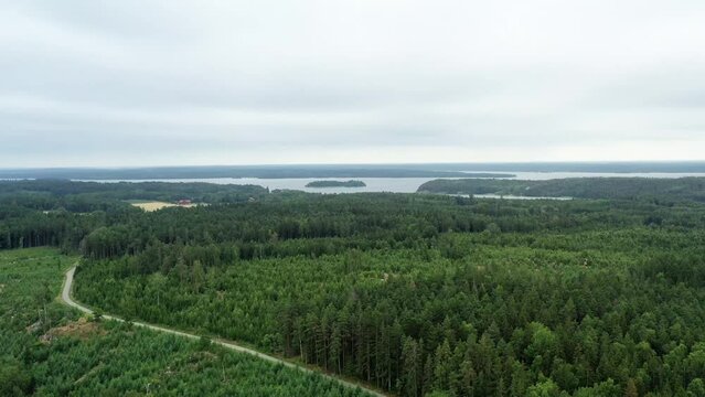 sur les bords du lac M&auml;lar (M&auml;laren) en Su&egrave;de