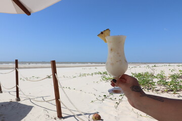 Drink na Praia de São Luis do Maranhão - obrazy, fototapety, plakaty