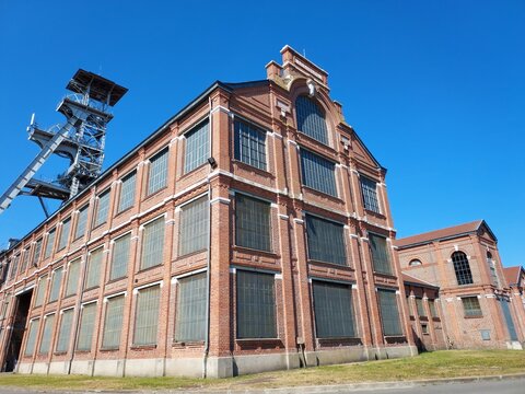 fosse du site historique minier de Wallers Arenberg, porte du hainaut, hauts de france, nord, site class&eacute; au patrimoine mondial de l'unesco, parcours de la flamme olympique Paris 2024