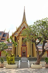 Naklejka premium The west side entrance doors of Wat Ratchabophit are 3m high and are decorated with inlaid mother-of-pearl.