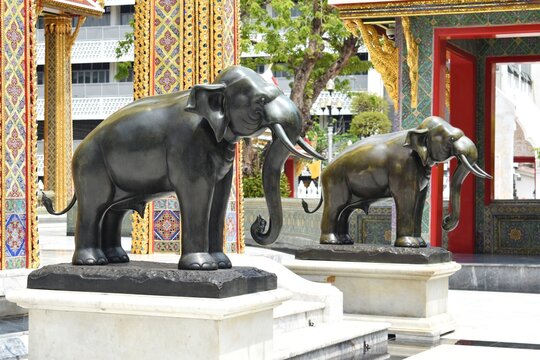 Elephant sculpture in front of the gate of Wat Ratchabophit, The temple was built during the reign of King Chulalongkorn (Rama V).