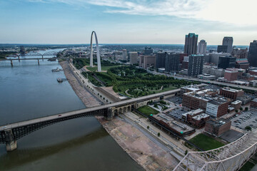 Fototapeta na wymiar St Louis Missouri Skyline 11