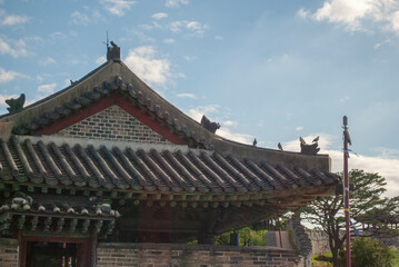 Fototapeta premium 2022 가을 대한민국 수원 화성행궁