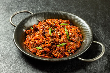 韓国風すき焼き　プルコギ　 Korean dish of grilled beef bulgogi