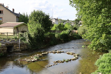 Fototapeta na wymiar La rivière le Divan, village de Ligugé, département de la Vienne, France