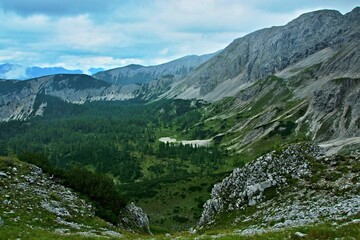 Fototapeta na wymiar Austrian Alps - view from the footpath of the Schafkögel to the Schrocken mountain near Hinterstoder in Totes Gebirge