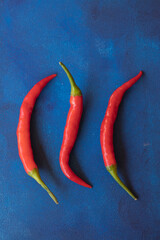 czerwona papryczka chili przyprawa gotowanie ostra uprawa świeża surowa - obrazy, fototapety, plakaty