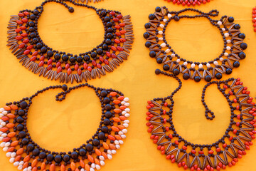 Nuku Hiva - Iles marquises (Polynésie Française) :  collier de graines traditionnel