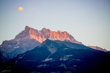 Fototapeta na wymiar Couché de soleil sur les Alpes Suisse
