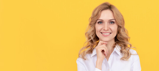 corporate fashion. Giving Smartness. business casual style. girl white collar. executive assistant....