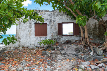 Ruins of a building on a beach - 528498097