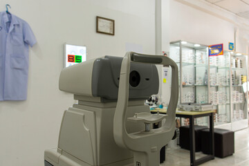 Eyewear stores, eyewear branches, eye problems