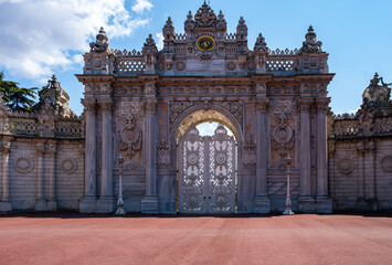 Fototapeta na wymiar The entrance gate of Dolmabahce Palace in Istanbul, Turkey.