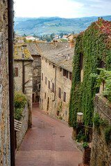 Fototapeta na wymiar Häuserschlucht in San Gimignano